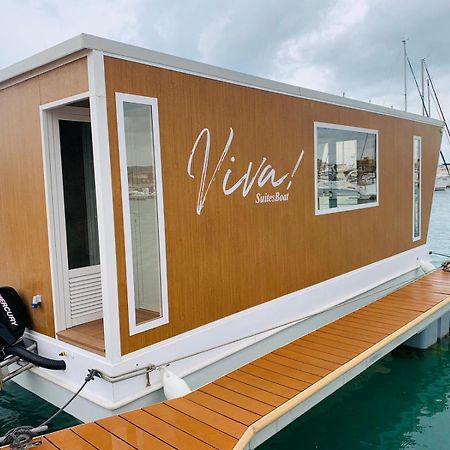 Viva Suitesboat Marina Di Montenero Exterior photo